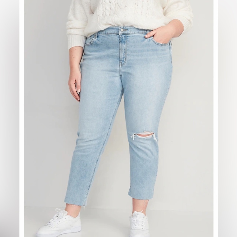 NWT! Old Navy Mid-Rise Boyfriend Straight Ripped Jeans Light Wash size 26, 28